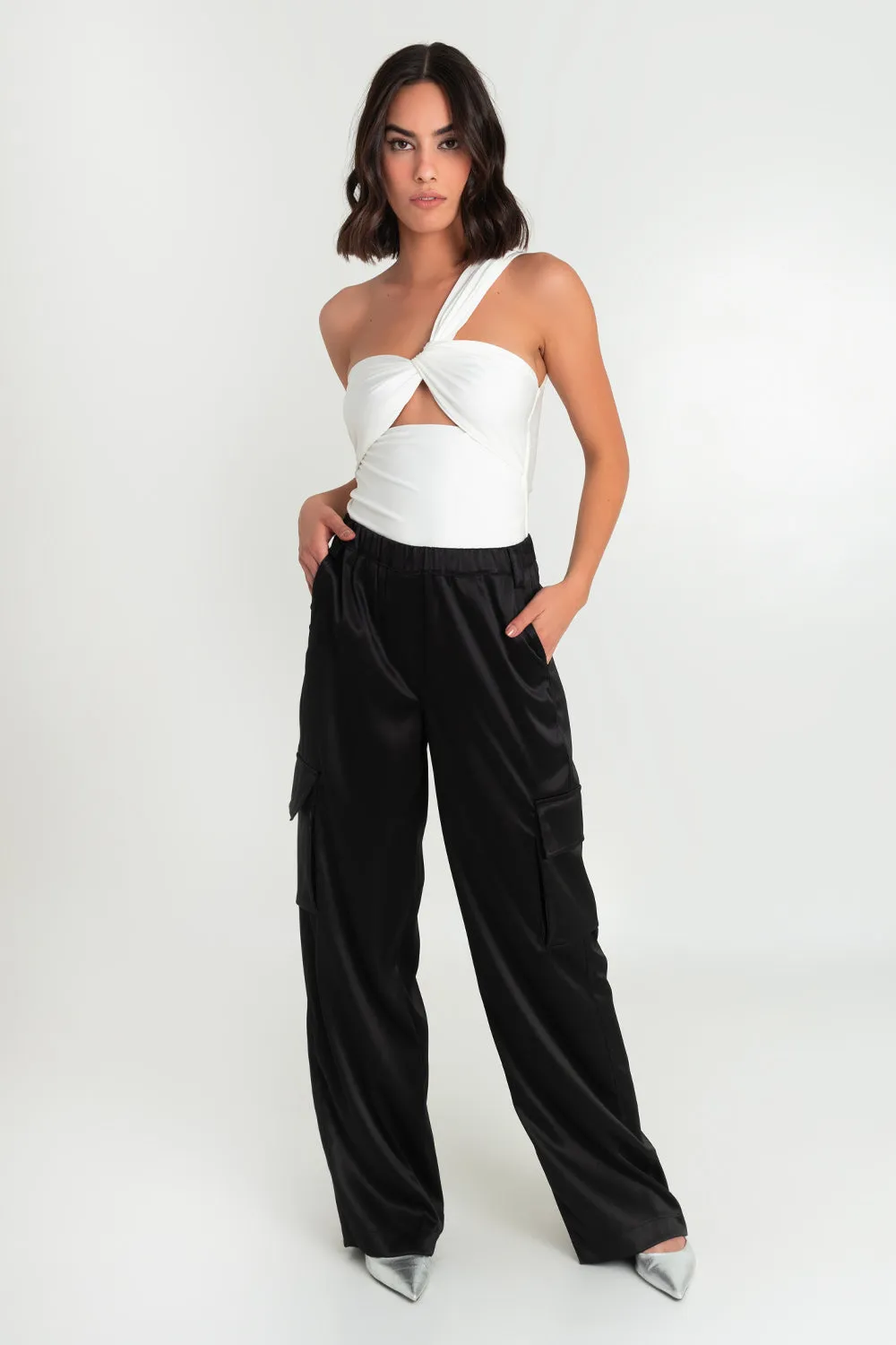Body de tirante diagonal escote con nudo
